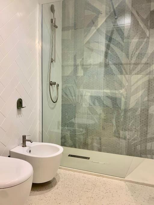 Lovely Studio Flat In Bocconi Милан Экстерьер фото
