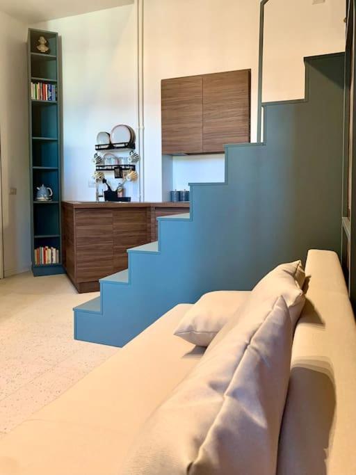 Lovely Studio Flat In Bocconi Милан Экстерьер фото